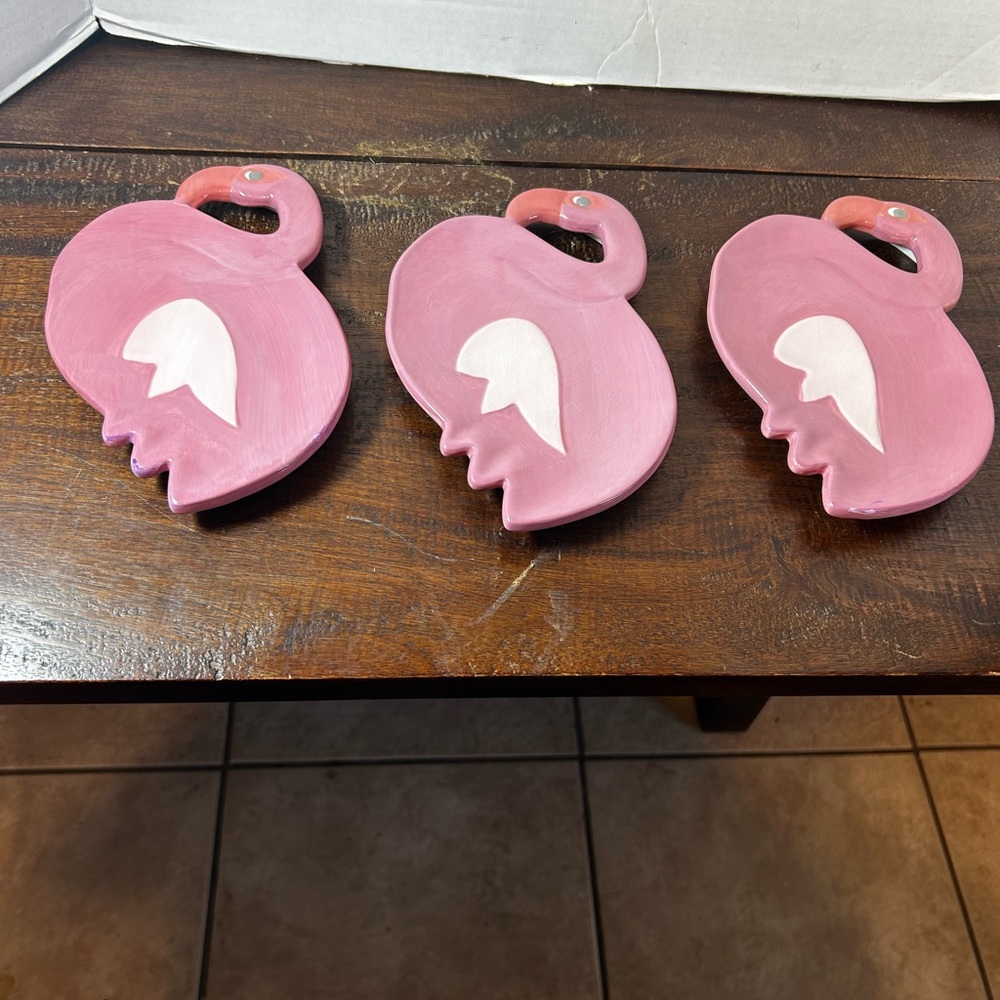 Boston Wharehouse Set of Three Pink Flamingo Diahes